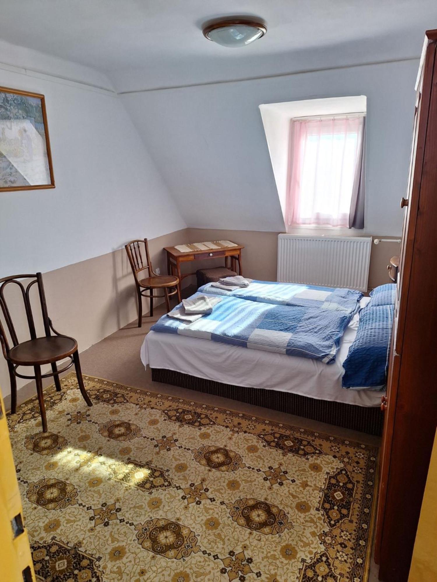 Fenyő Panzió Acomodação com café da manhã Mezőkövesd Exterior foto